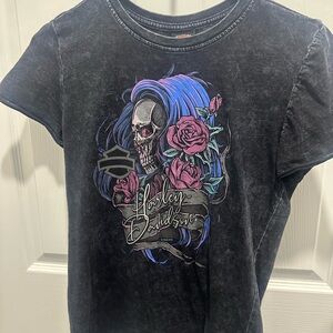 Harley-Davidson Black Tee with Blue-Purple Hair Skull and Pink Roses
